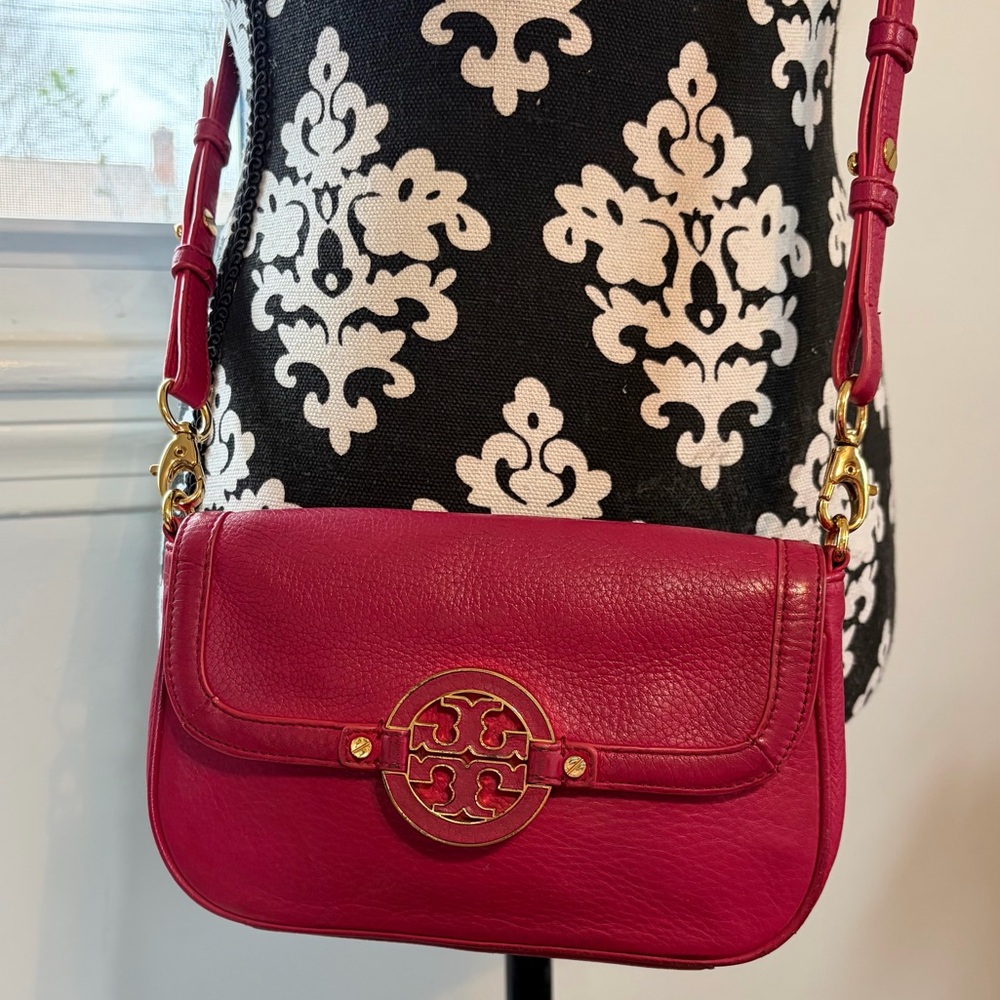 Tory Burch Magenta Pink Leather Amanda Crossbody Bag EUC - Picture 3 of 16